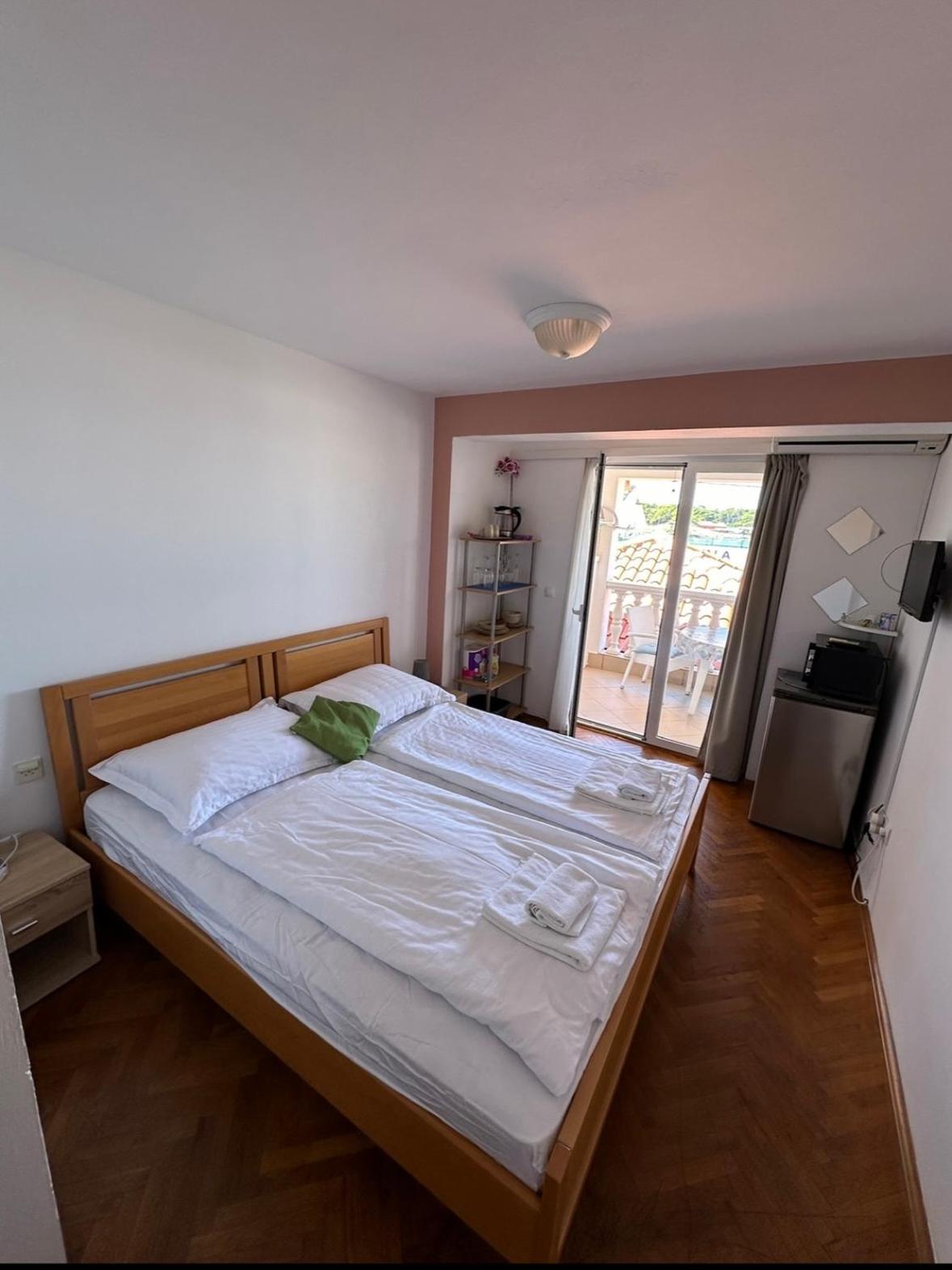 Apartment And Rooms Sidro ペトルチャネ エクステリア 写真